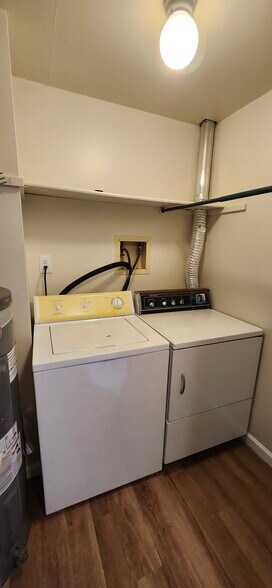 Laundry Room in unit - 5208 Belclare Rd