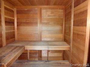 Building Photo - 352 Carroll Close