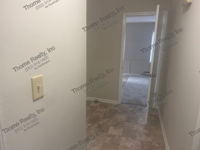 Building Photo - 1620 Charter Dr