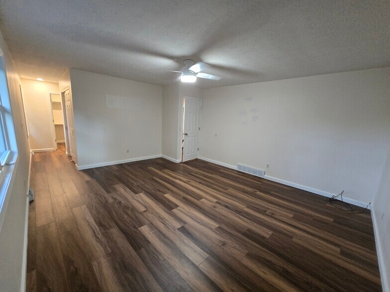 Building Photo - 2325 Cold Stream Ave NE