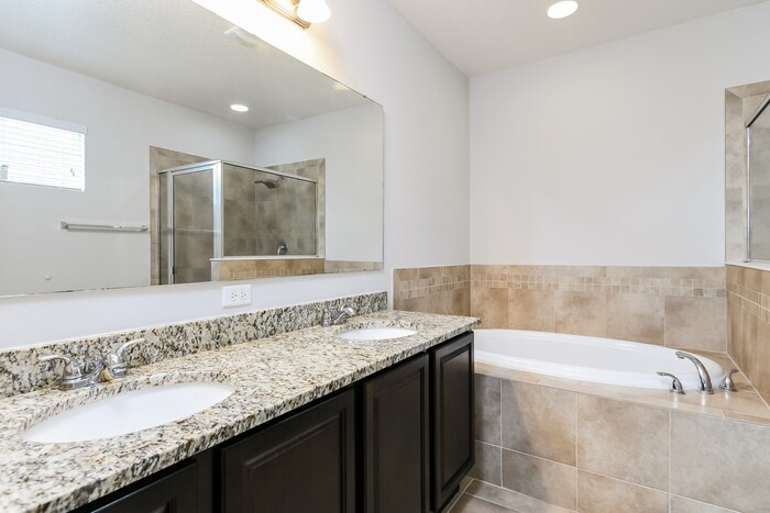 Building Photo - 252 Milestone Dr