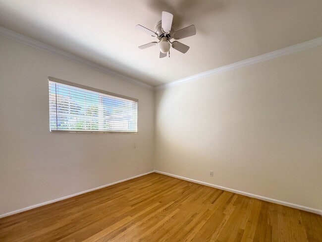 Building Photo - Spacious 3BR Home near Lake Balboa!