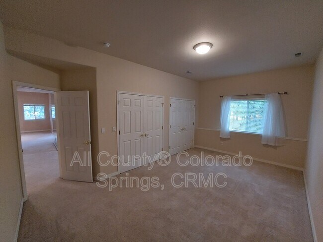 Building Photo - 5035 Langdale Way