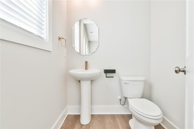 Building Photo - 235 Firefly Cir