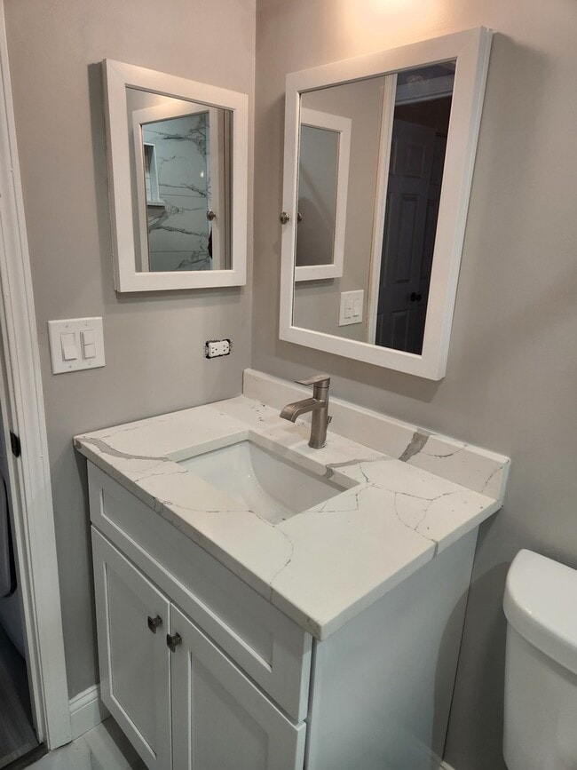 Building Photo - 1020 Brunswick Harbor