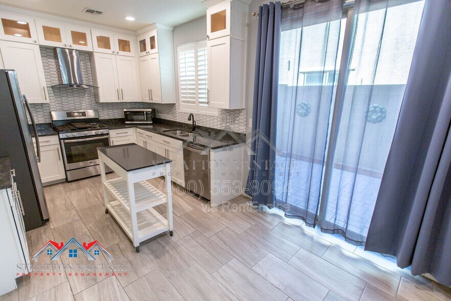 Building Photo - 3738 E Dogwood Dr