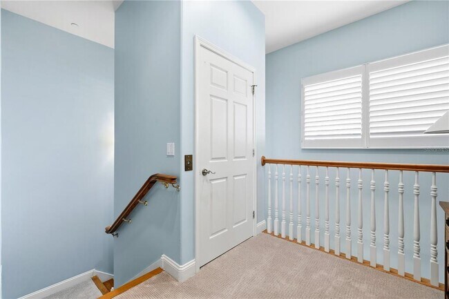 Building Photo - 515 5th Ave NE