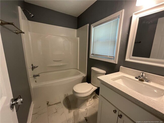 Building Photo - 1422 Grandview Dr