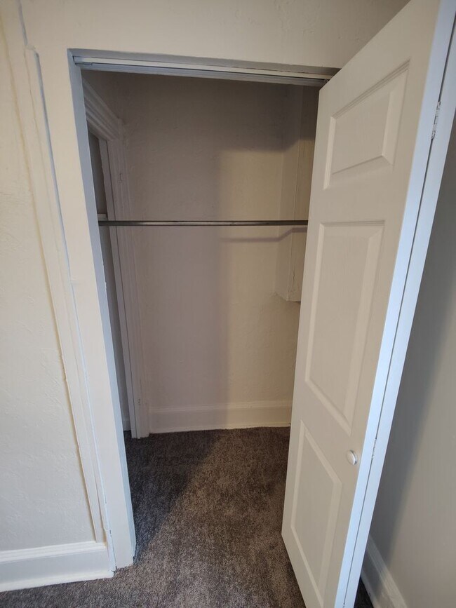 Building Photo - 2423 Wrights Wy