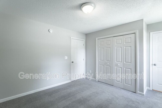 Building Photo - 2005 S Lyerly St