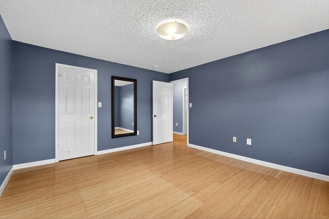 Building Photo - 144 Cherry St