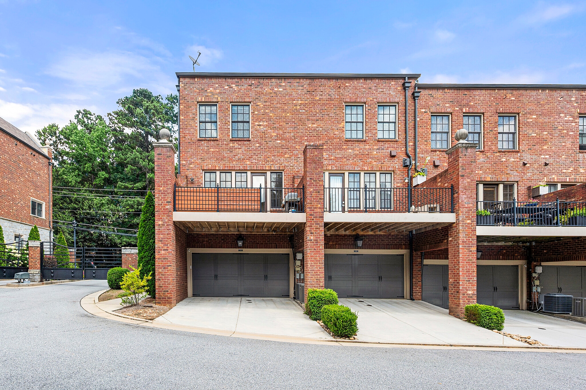 Building Photo - 2920 Hermance Dr NE