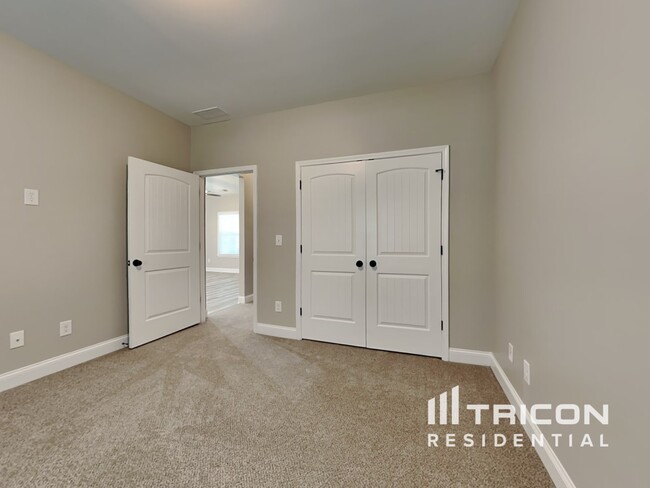 Building Photo - 7841 Melanie Dr