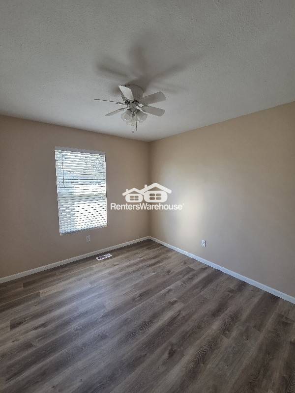 Building Photo - 2 Spring Hill Cir