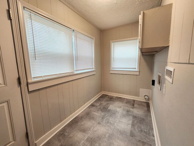 Building Photo - 2 Bedroom House Easley SC