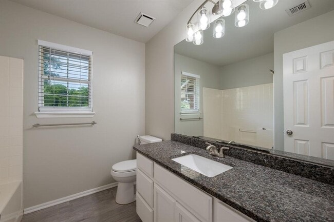 Building Photo - Very Nice 3 Bedroom 2 Bath Home in Norman Schools