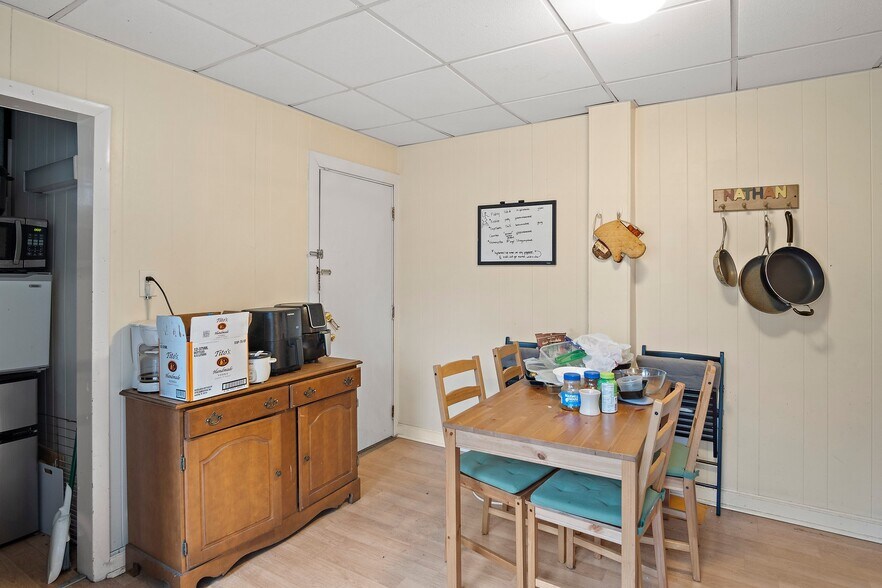 Building Photo - 852 Huntington Ave