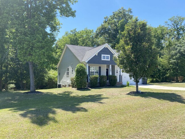 Building Photo - 181 Fairfax Dr