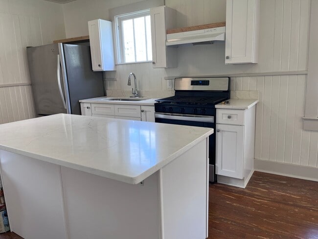 Building Photo - Saint Street House for Rent