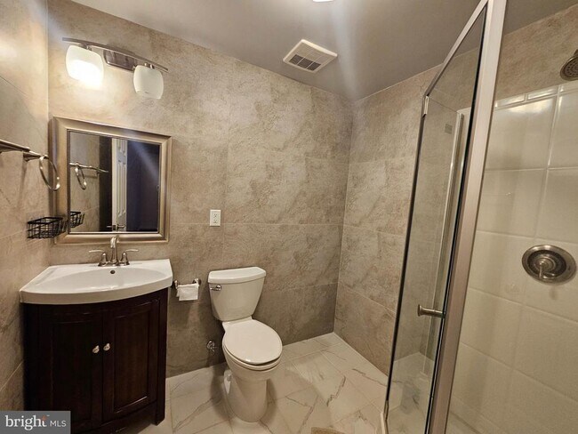 Building Photo - 6125 Hot Spring Ln