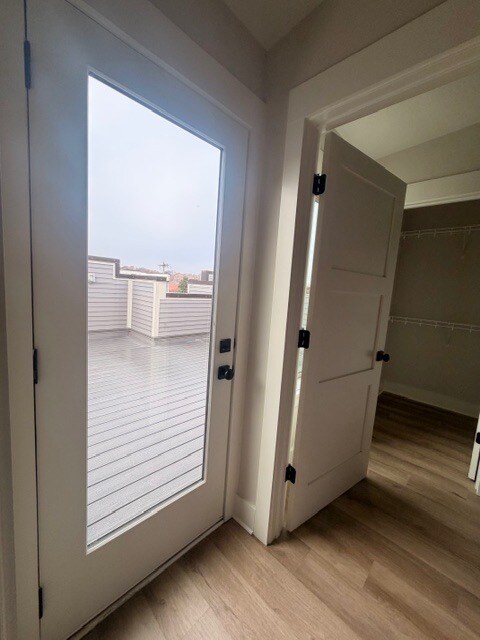 Building Photo - 14 Walnut St NE