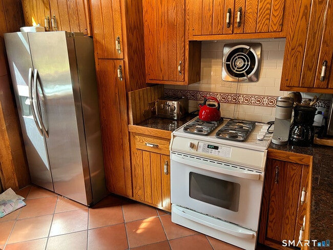 Building Photo - 32 West Ave