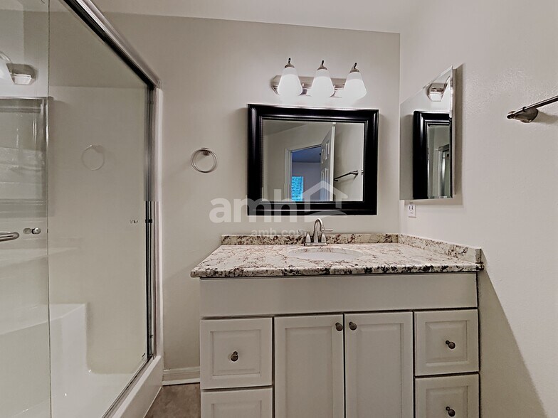 Building Photo - 481 Augustine Ct