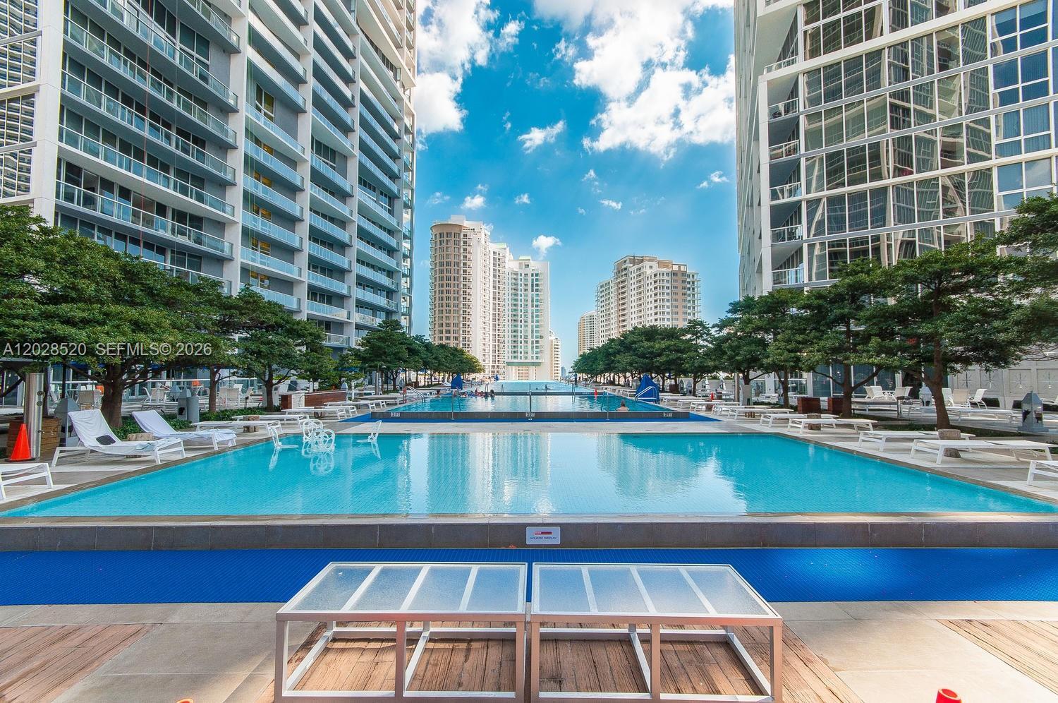 Building Photo - 495 Brickell