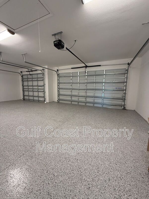 Building Photo - 1229 NE 19th Ave