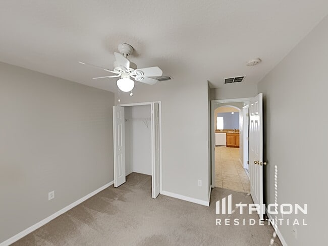 Building Photo - 3418 Thistledown Ln
