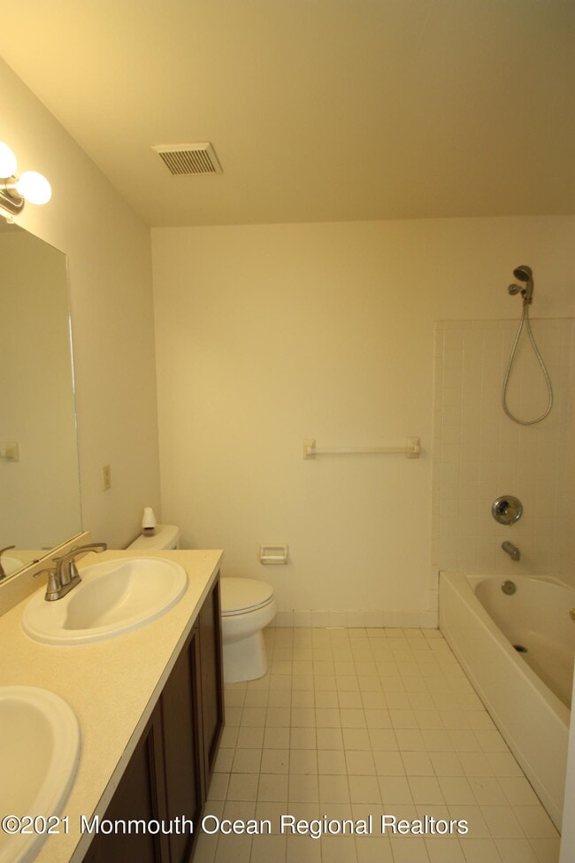 Building Photo - 86 Banyan Blvd