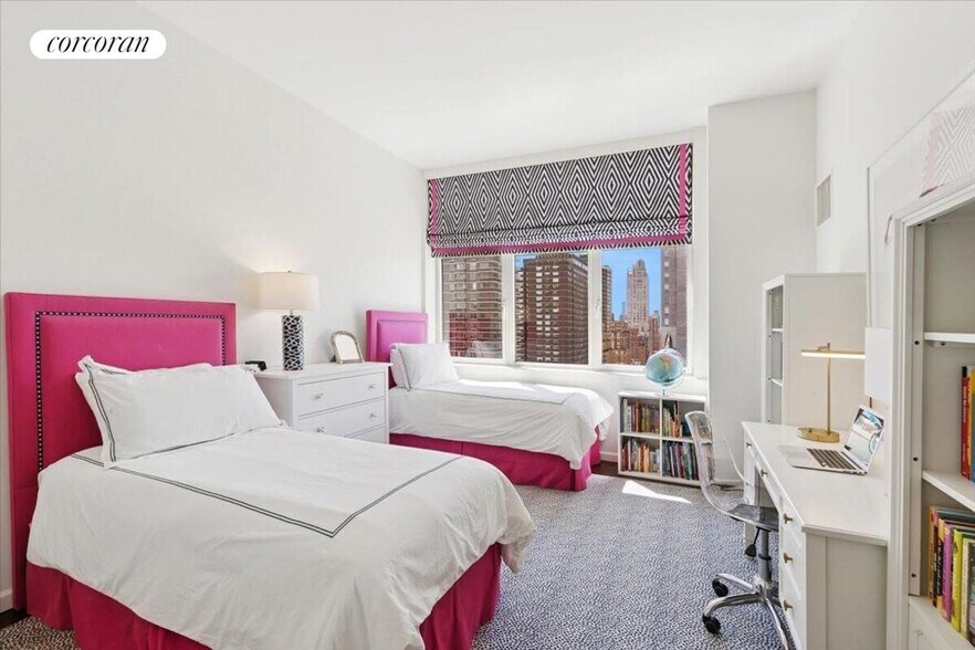 Building Photo - 181 E 90th St