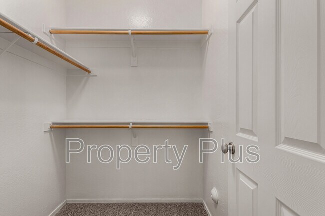 Building Photo - 4211 N 153rd Dr