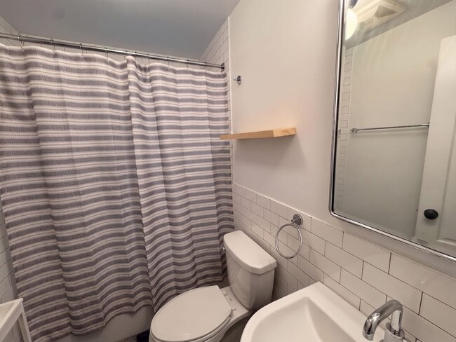Building Photo - 1392 Waveland, LLC