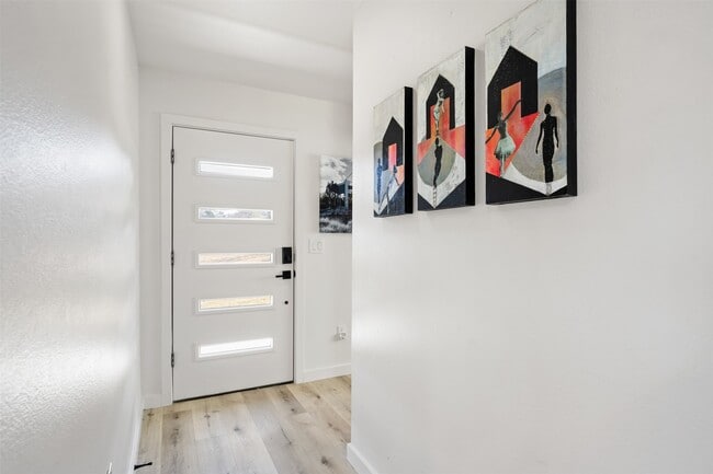 Building Photo - 6104 Reicher Dr