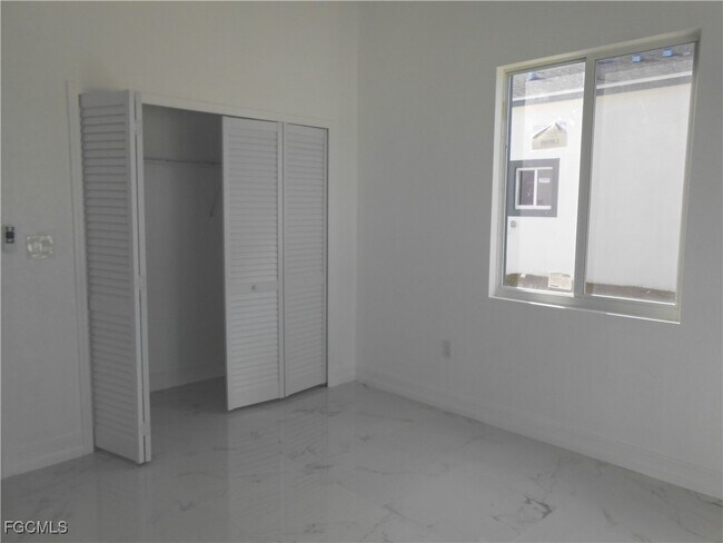 Building Photo - 3512 2nd St W