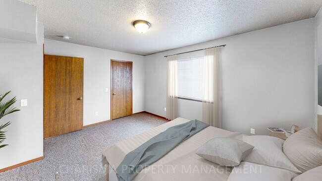 Building Photo - AMENITY FILLED TWO BEDROOM IN BRANDON!!! P...
