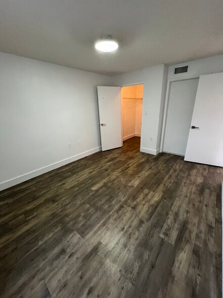 Building Photo - 10500 SW 155th Ct