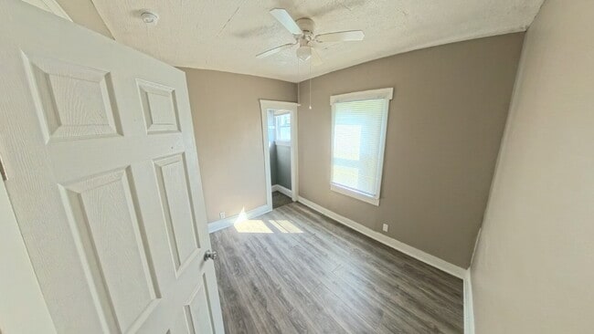 Building Photo - READY NOW - Three Bedroom Single Family Home!