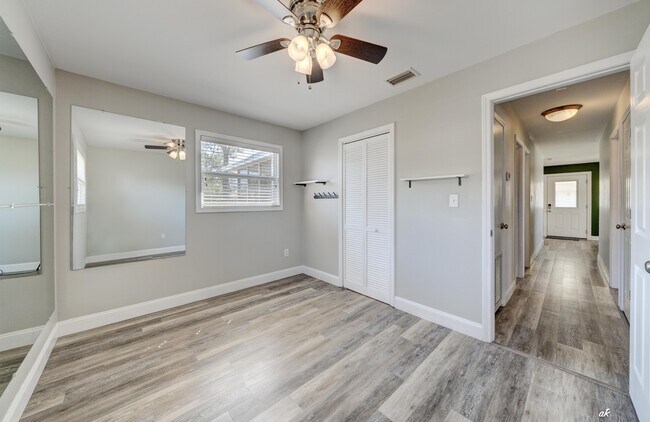 Building Photo - 3105 W 21st Ct