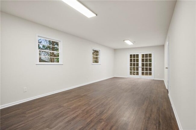 Building Photo - 1655 Murdock Rd