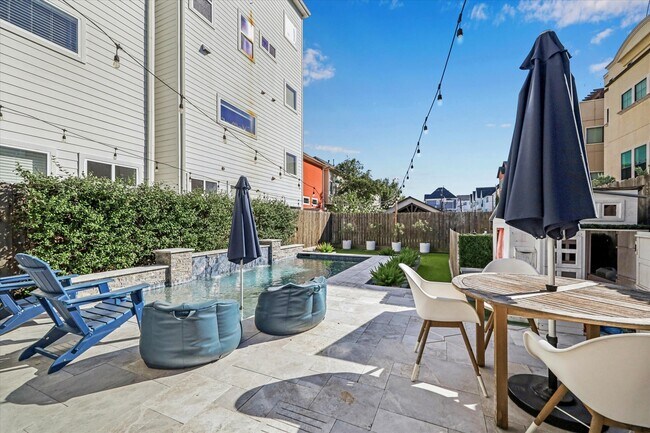 Building Photo - 1144 W 24th St