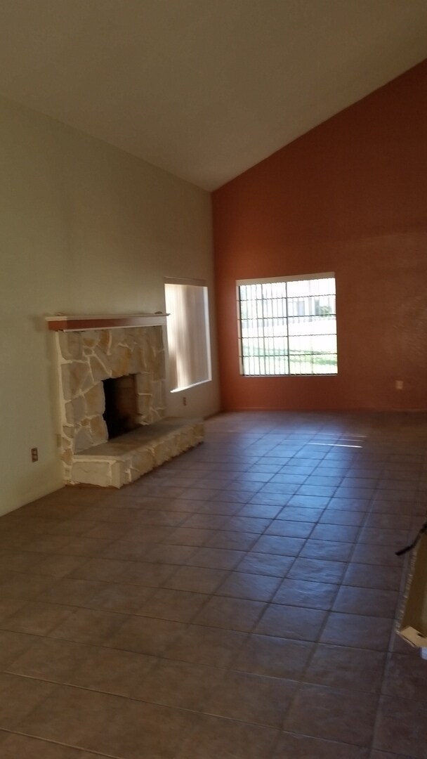 Building Photo - Mesa Del Sol 2 bedroom Condo for rent