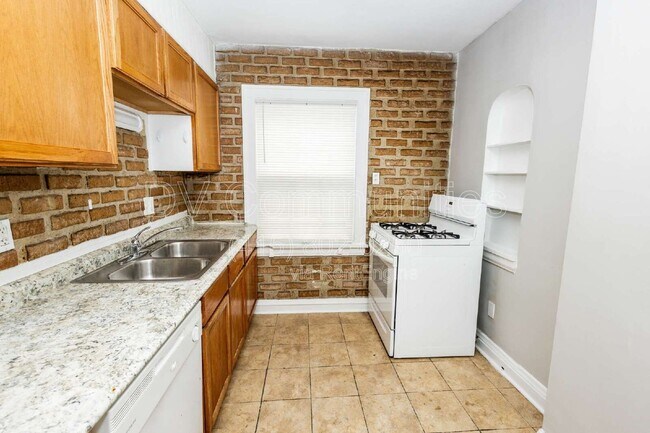 Building Photo - 3579 Riedham Rd