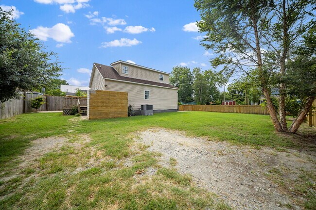 Building Photo - 1109 Orange St