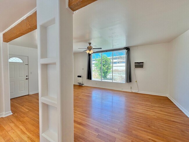 Building Photo - 256 W Valencia Ave