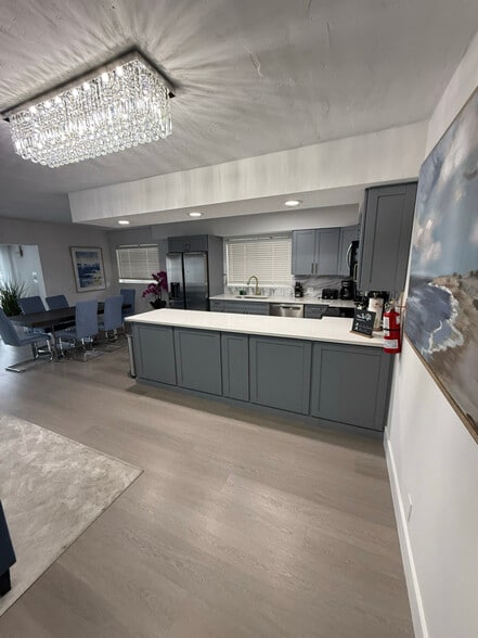 Building Photo - 405 Hendricks Isle