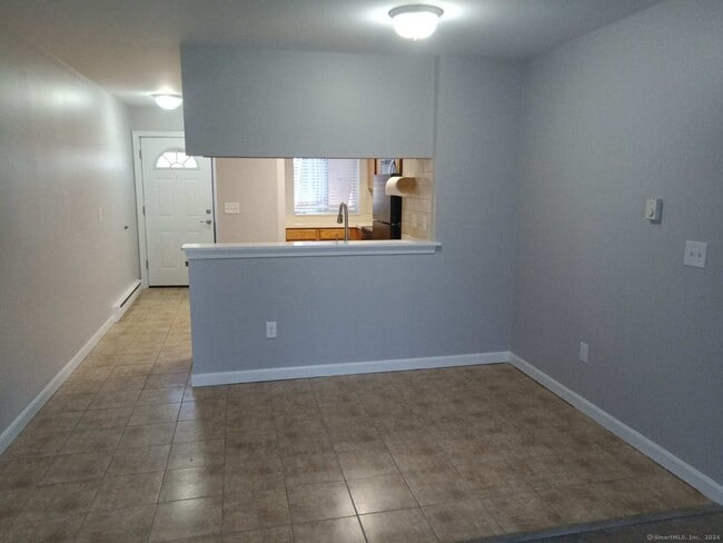 Building Photo - 10 Liberty St