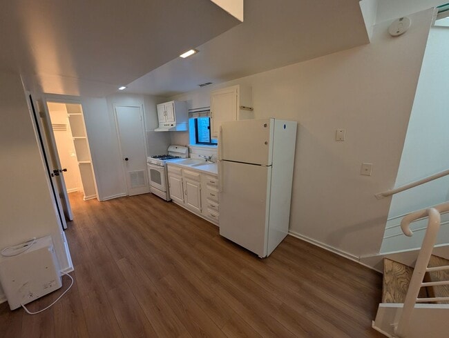 Building Photo - Georgetown Townhouse (Close to the West End and Dupont)