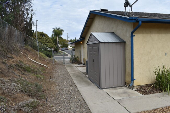 Building Photo - Single Story 3 Bed 2 Bath Home in Poway- S...